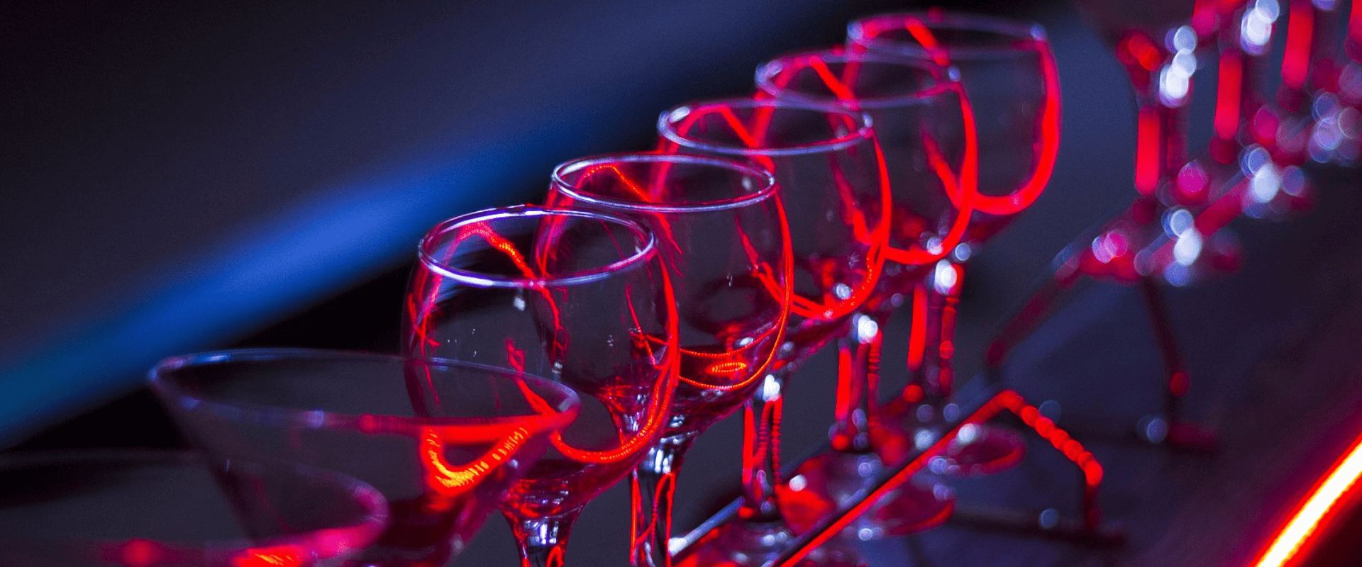 Bebendo vinho: formato e material da taça realmente importam?