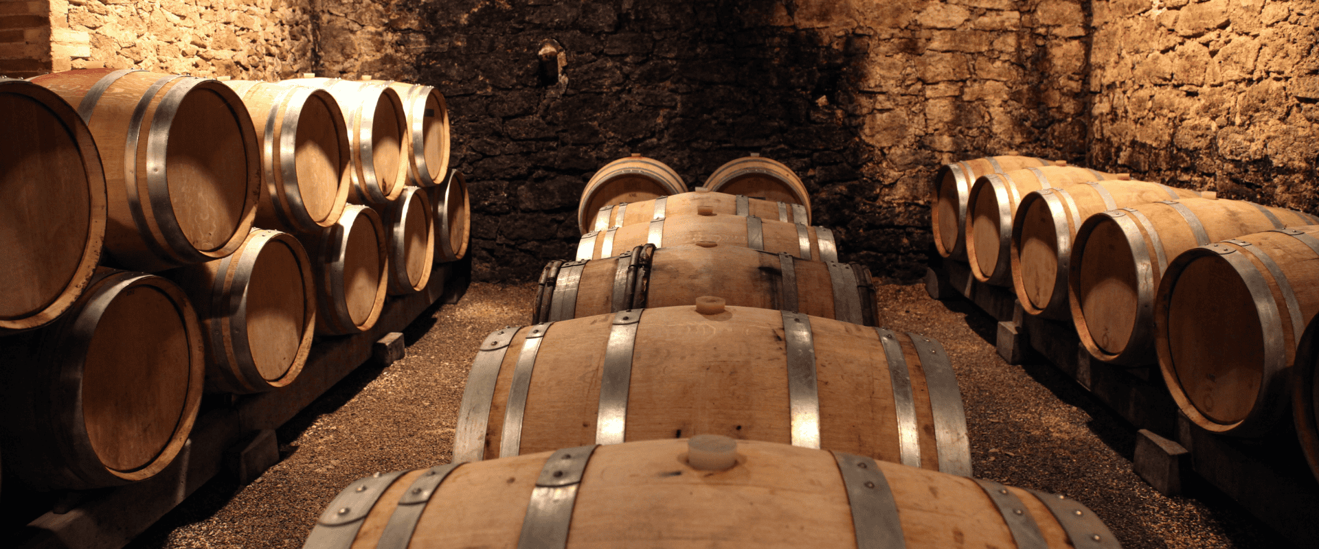 Carvalho usado ou novo? Descubra como esta escolha afeta seu vinho